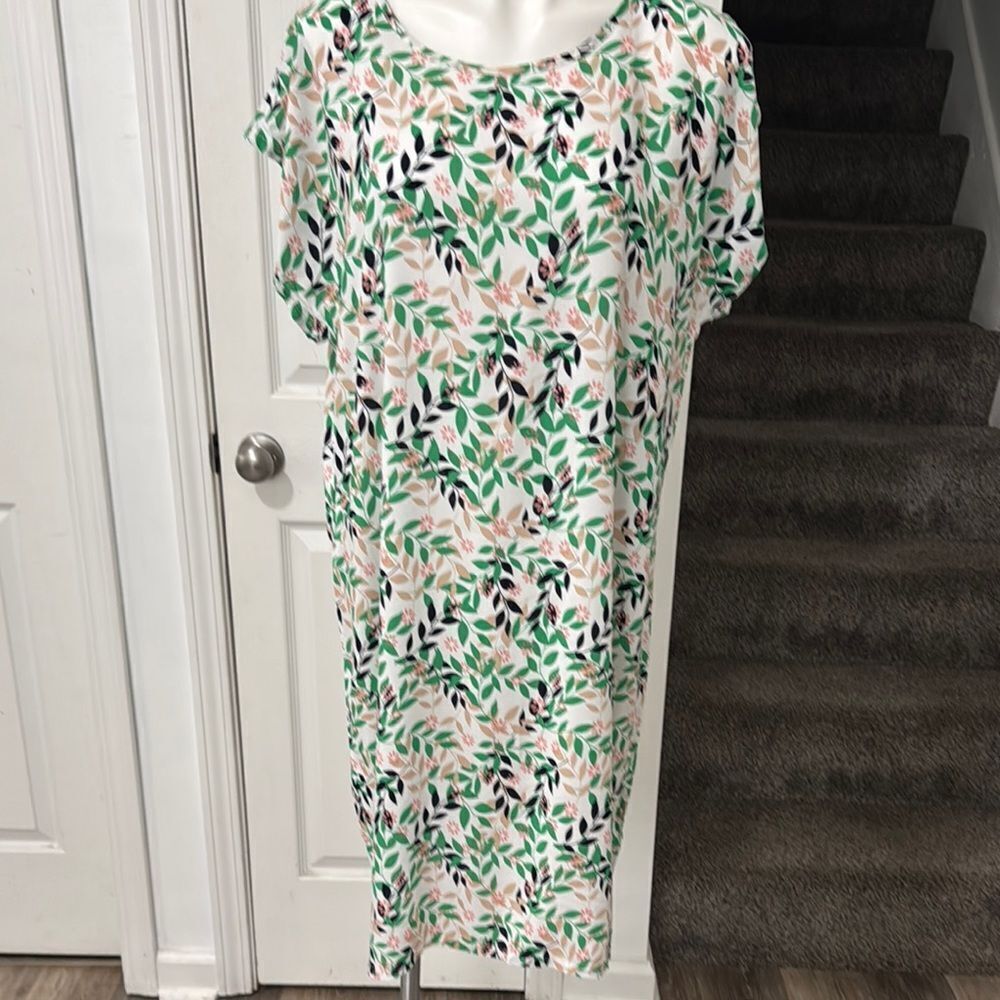 TAMSY Floral Green and White Women's Dress NWT